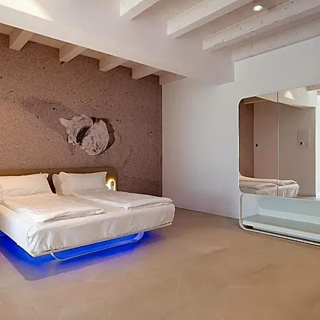 فندق Unico 5*